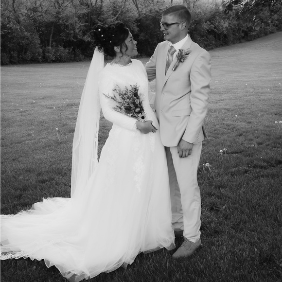 πΈ Meet your Posher, Abby πΈ - Picture 3 of 12